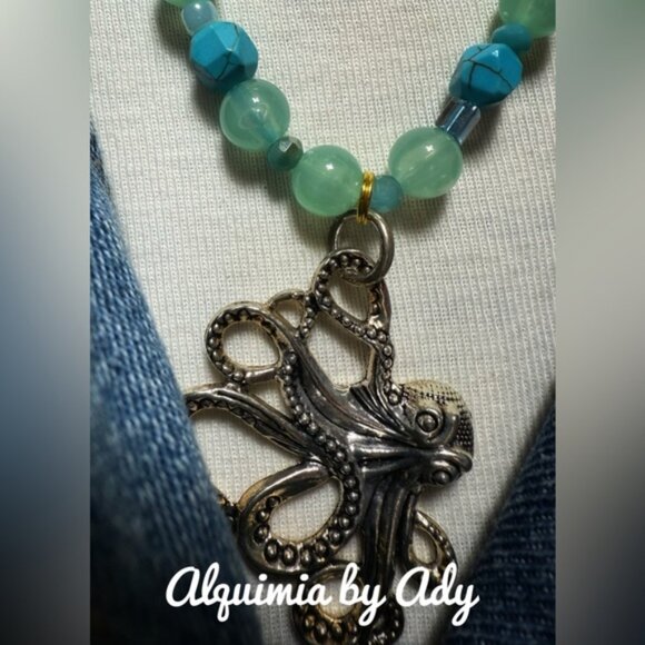 Blue crystal big pendant with turquoise necklace - Picture 4 of 4